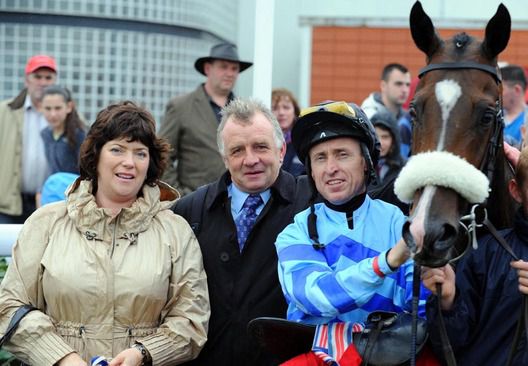 Harry Rogers with wife Mary,  Willie Supple and Calm Bay 