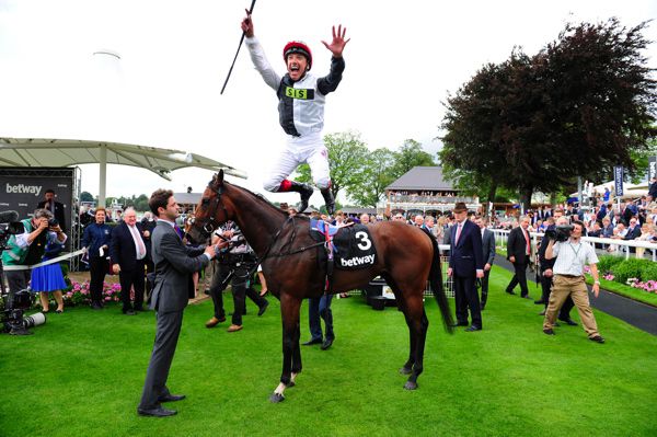 irishracing.com | News - Cracksman dazzles in Champion Stakes