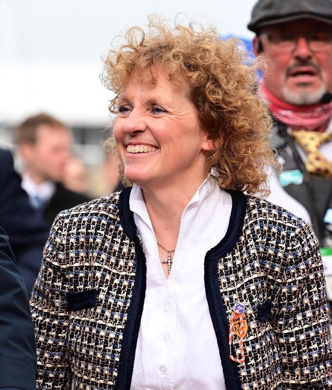 Lucinda Russell