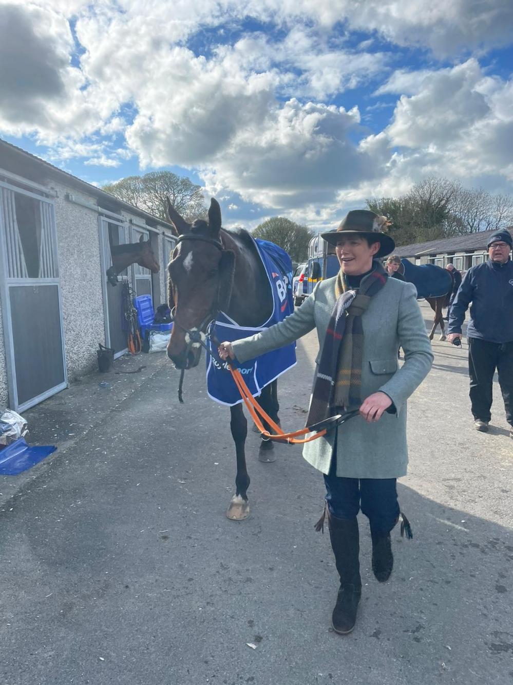 Elaine with Irish Grand National winner Lord Lariat 