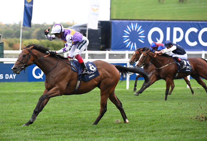 Kinross (Frankie Dettori) winning at Ascot in 2022