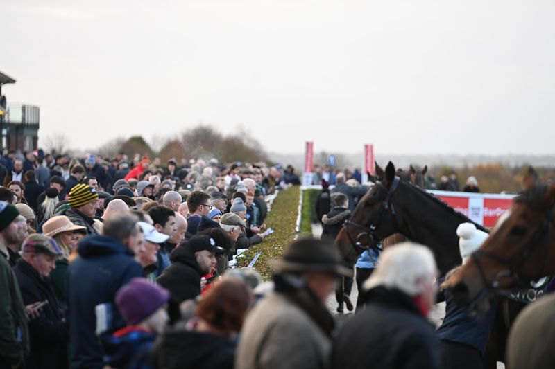 Navan racecourse holds it's final meeting before Christmas on Sunday afternoon. 