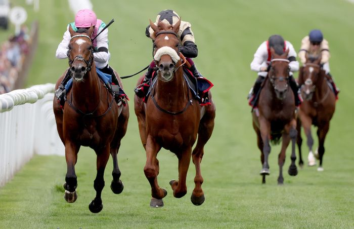 Giavellotto and Oisin Murphy winning at Newmarket 