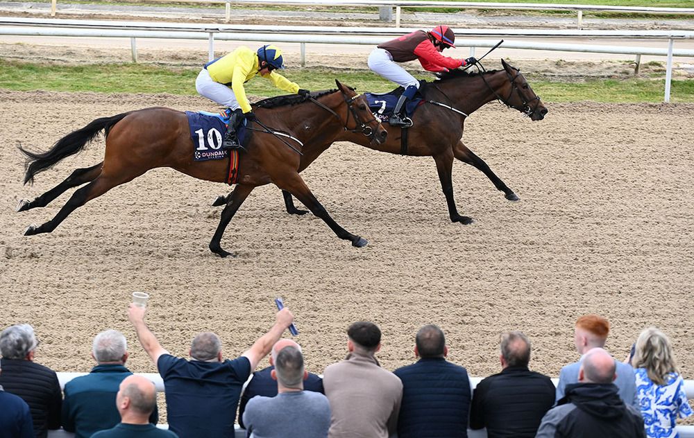 Miss Paloma holds Avondale in the lucky last 