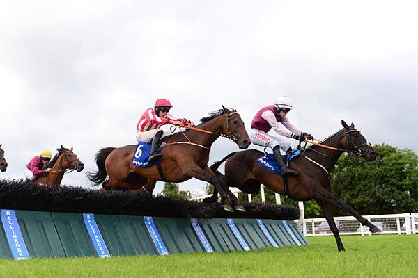 Flidais and Danny Mullins lead over the final flight