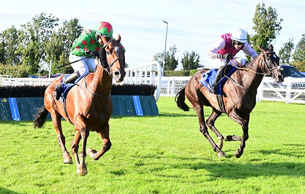 Dorans Law (left) and Flidais race away from the last