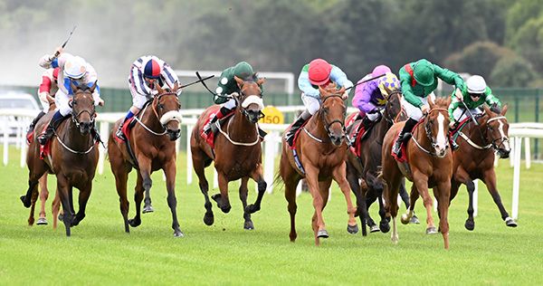 Serialise and Shane Foley (red cap, centre)