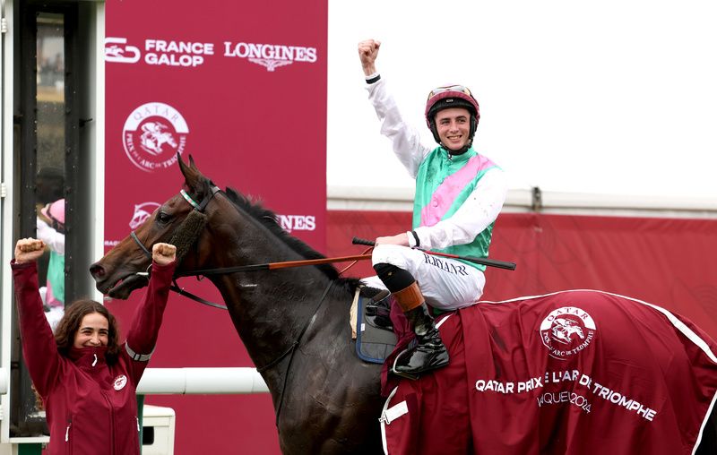 Prix de l Arc de Triomphe Group 1 Bluestocking and Ross Ryan 