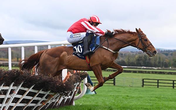 Spasiba (Paul Townend) jumping the last