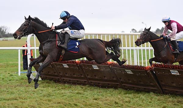 Unklipped clears the last under Sean Flanagan