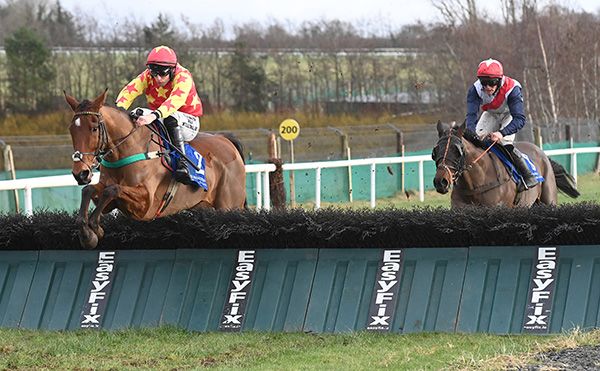 Moudan and Eoin Walsh (left) beat A Nod To Getaway 