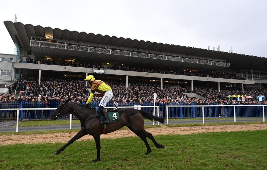 Leopardstown 1-February-2025 Paddy Power Irish Gold Cup (Grade 1)Galopin Des Champs and Paul Townend winning their 3rd Irish Gold Cup for trainer Willie Mullins in front of packed enclosures.Healy Racing